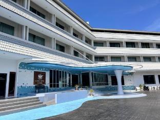 Krabi Royal Hotel - Tap to explore photos