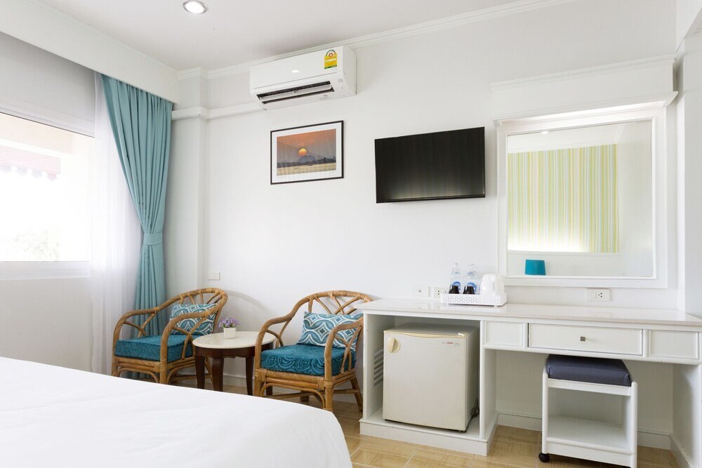 Krabi Royal Hotel - Tap to explore photos
