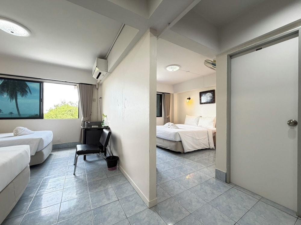 J Mansion Room Type - Family Room with Fan Building B