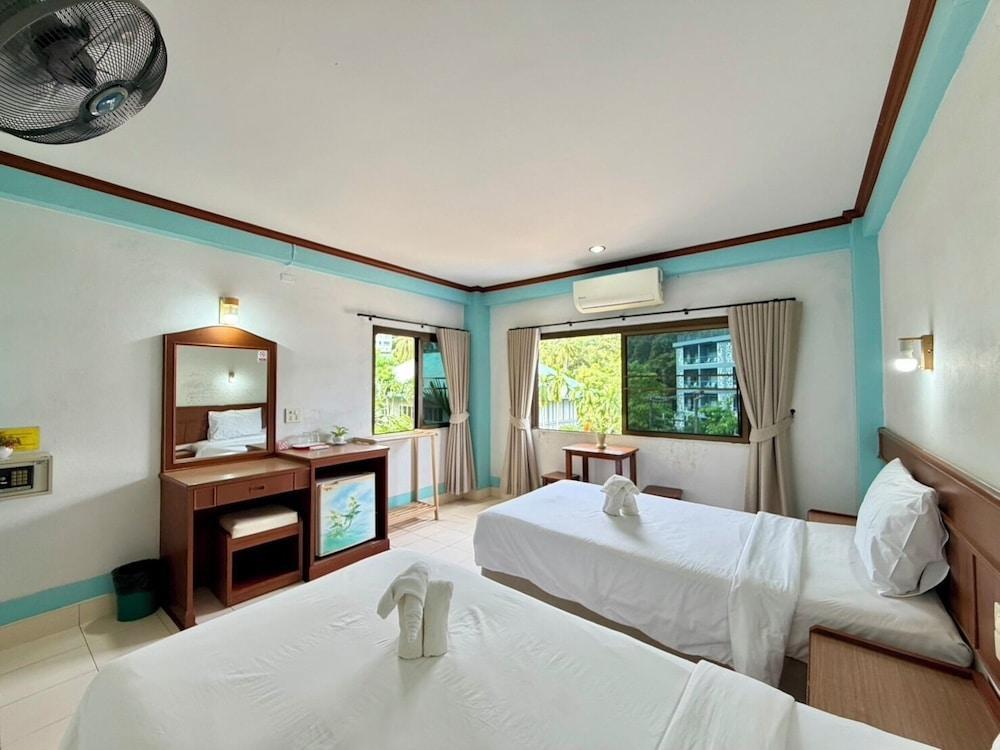 J Mansion Room Type - Standard Twin Room with Air Conditioning Building A