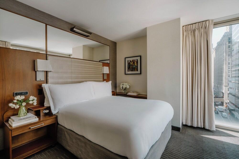 Club Quarters Hotel Grand Central, New York - Tap to explore photos