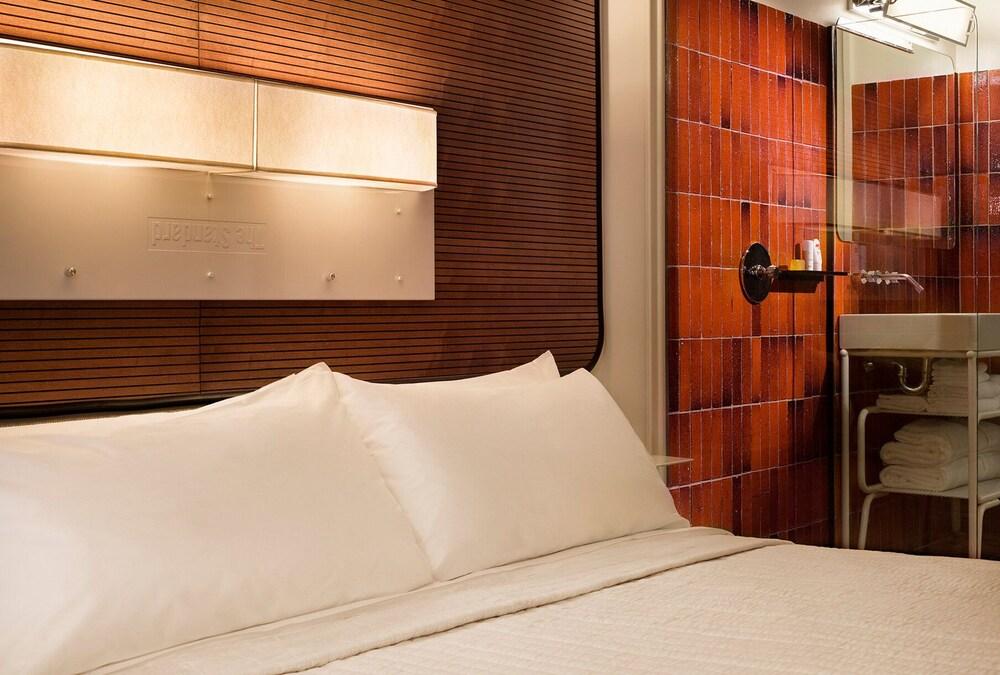 The Standard High Line Room Type - Standard Room, 1 Queen Bed