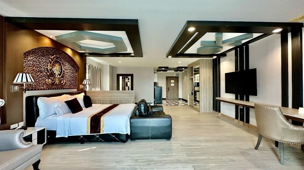 KTK Pattaya Hotel and Residence Room Type - Executive Suite