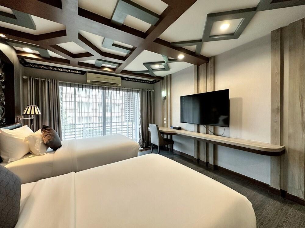 KTK Pattaya Hotel and Residence Room Type - Deluxe suite Twin
