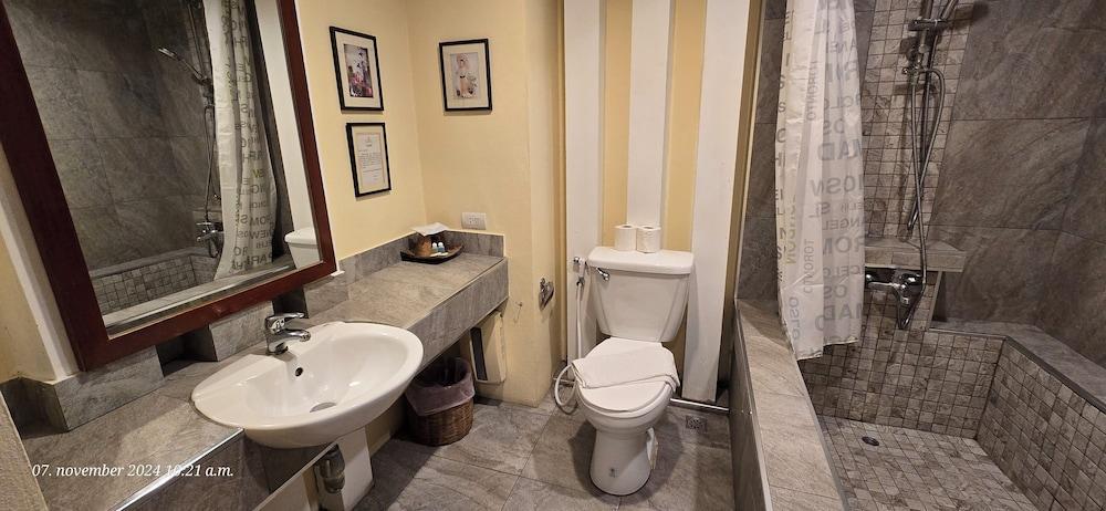 Nirvana Boutique Suites - Tap to explore photos