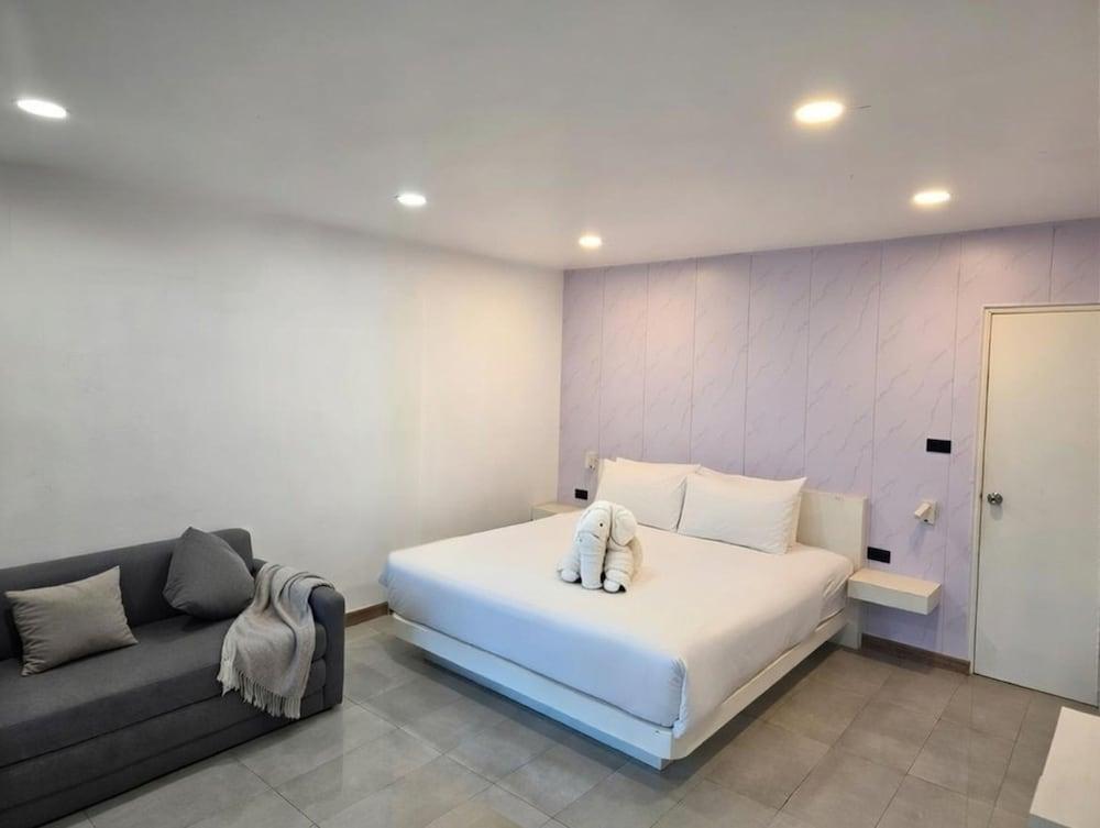 Samui Pier Beach Front Resort Room Type - Bungalow, 1 Bedroom